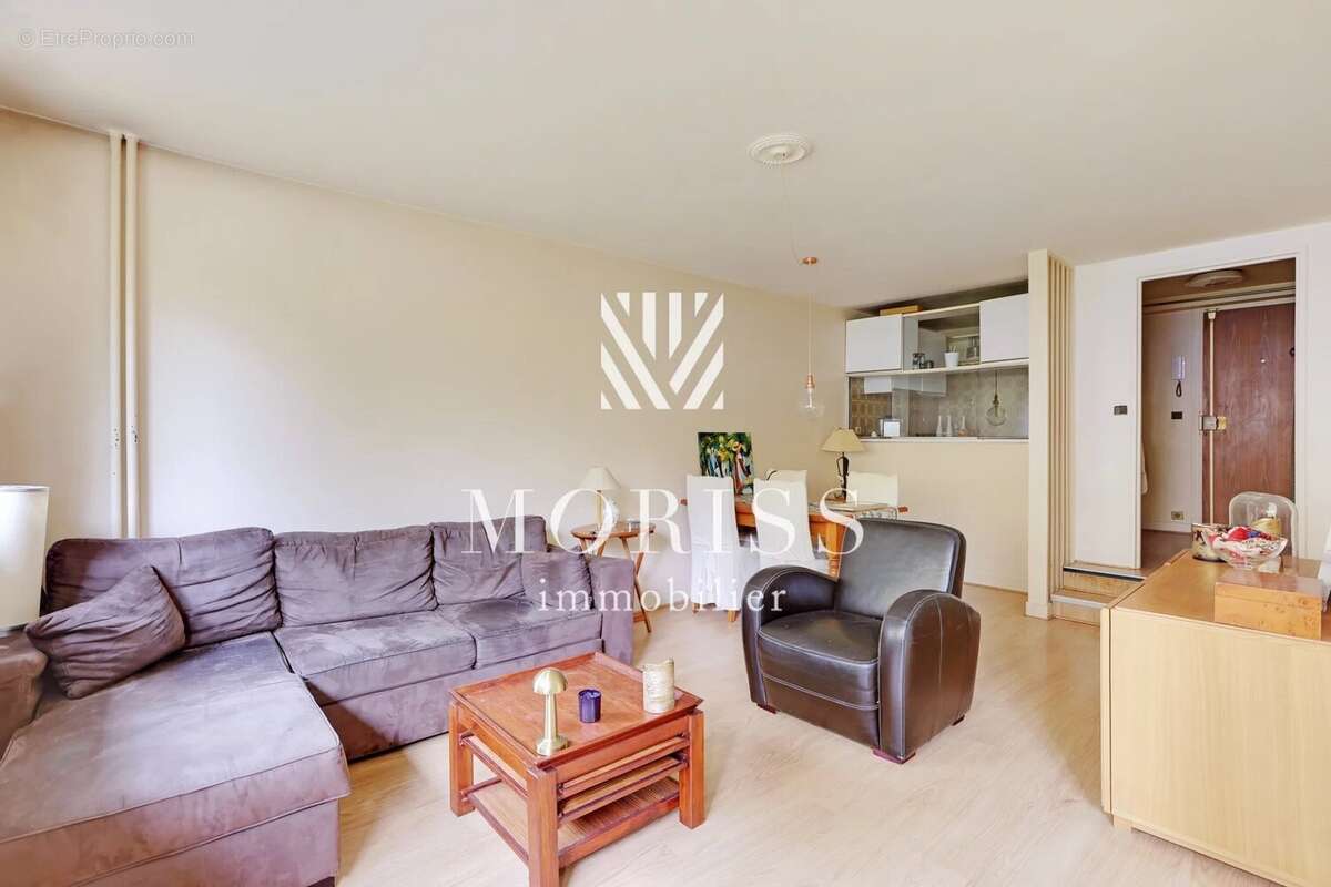 Appartement à PARIS-14E