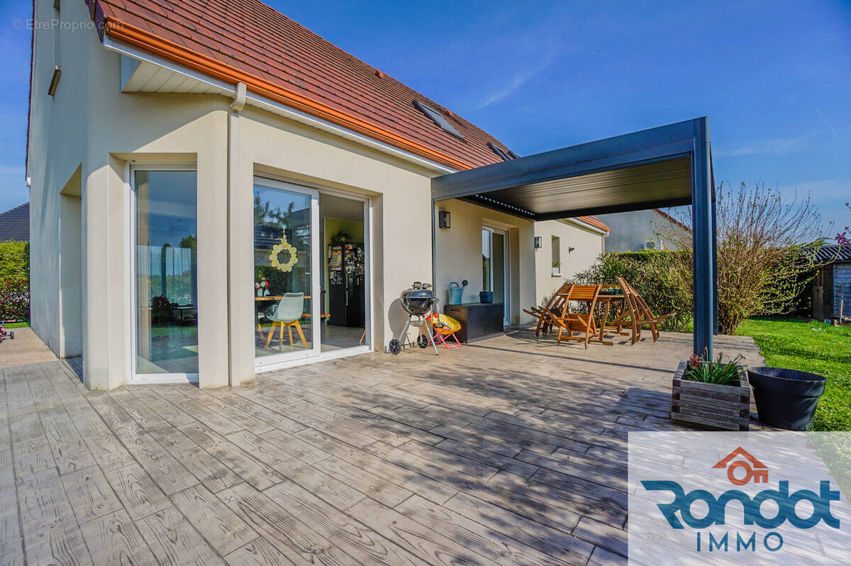 Maison à NORGES-LA-VILLE