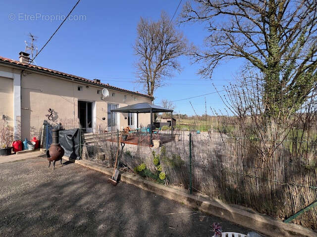 Maison à MAZEROLLES