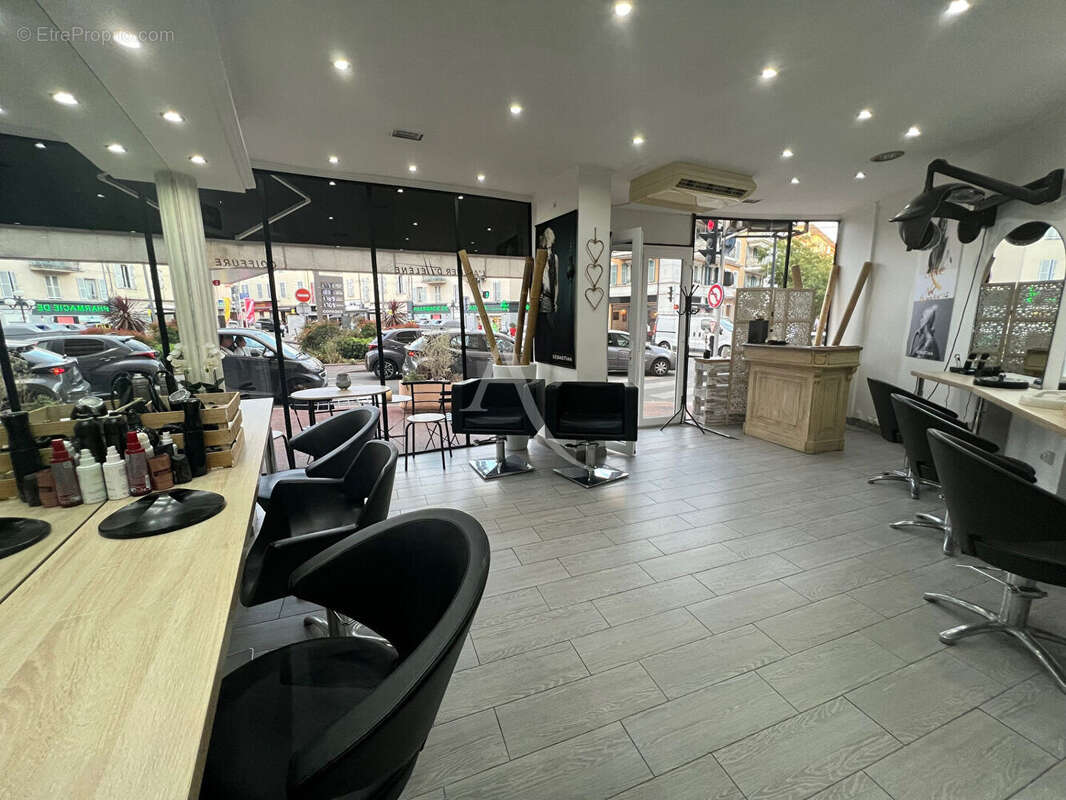 Commerce à CAGNES-SUR-MER