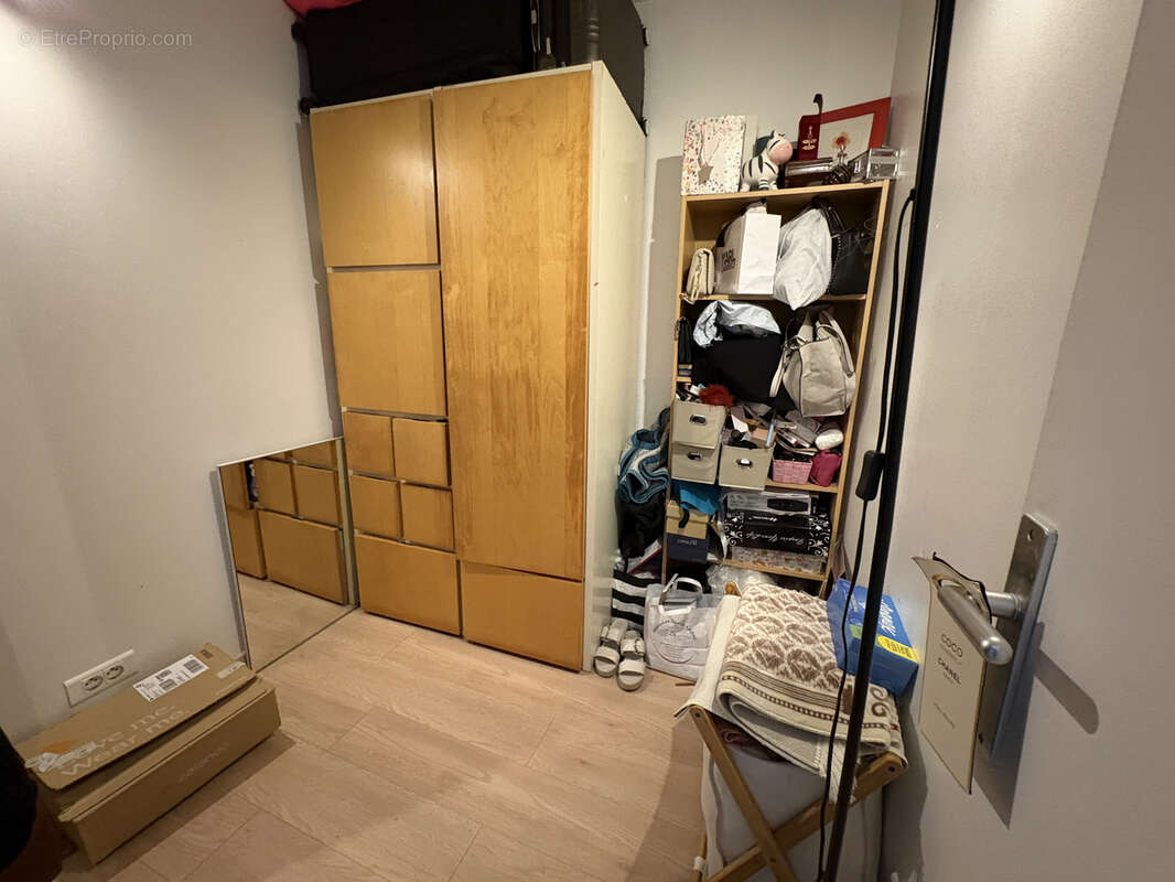 Appartement à VENEUX-LES-SABLONS