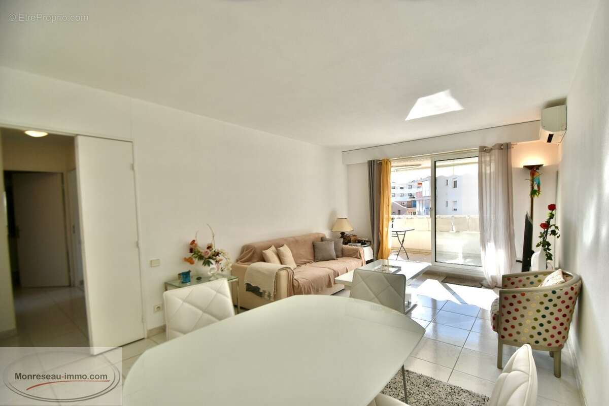 Appartement à MANDELIEU-LA-NAPOULE