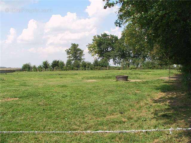 Terrain 847 m² à Busigny  - photo 2
