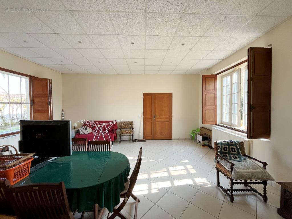 Belle propriété bourguignonne et son jardin de 1150 m2 à l'Est de Sens - photo 10