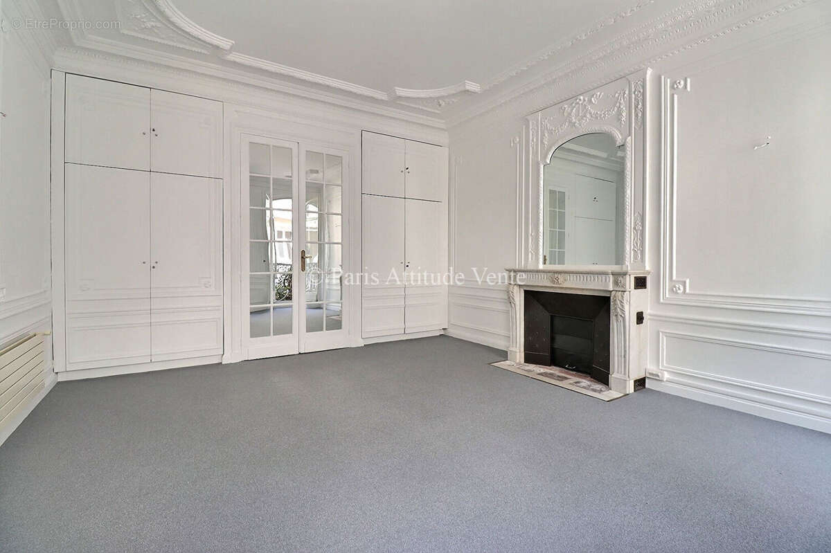 Appartement à PARIS-7E