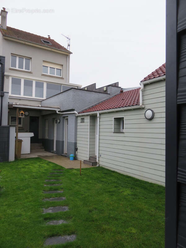 Maison avec beau volume de 142.02 m2 et studio - photo 3