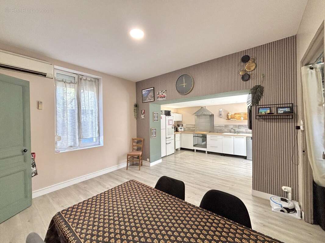 Maison 135 m² à Tignieu-Jameyzieu  - photo 5