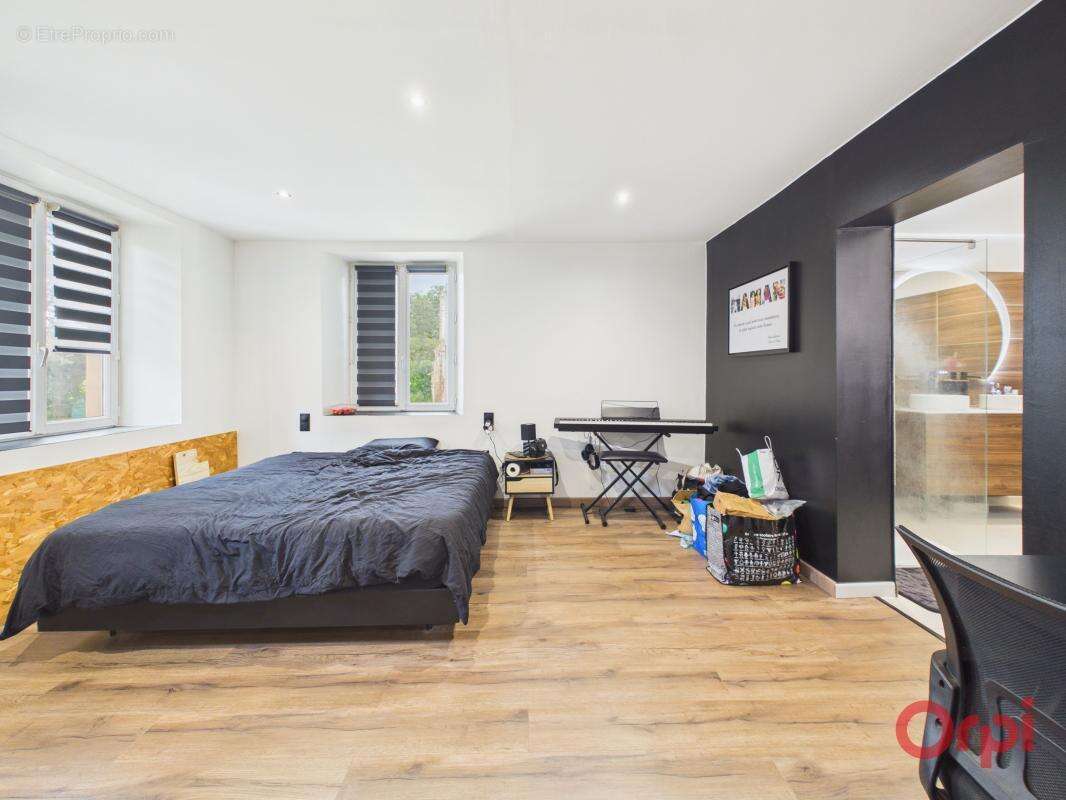 Charme alsacien, rénovation récente et superbe terrain plein sud ! - photo 8