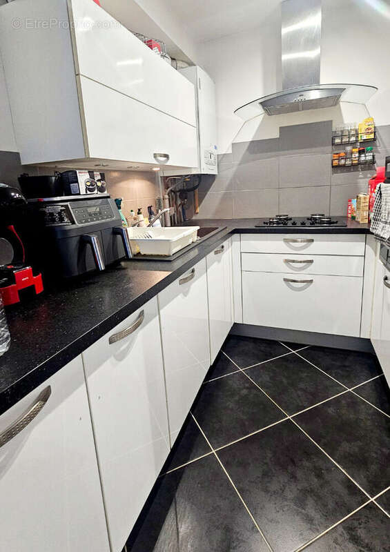 Appartement à LAY-SAINT-CHRISTOPHE