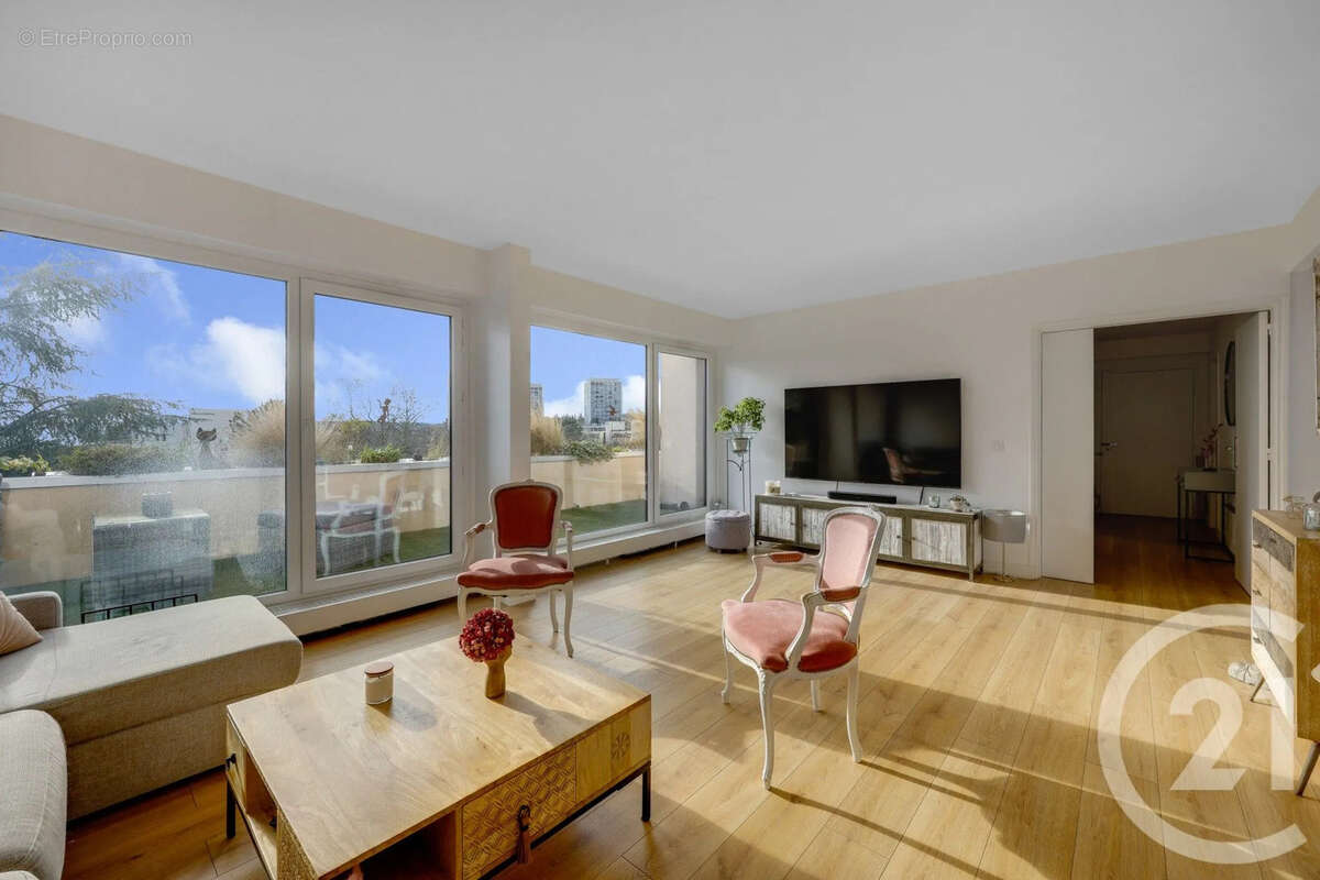 Appartement à VERRIERES-LE-BUISSON