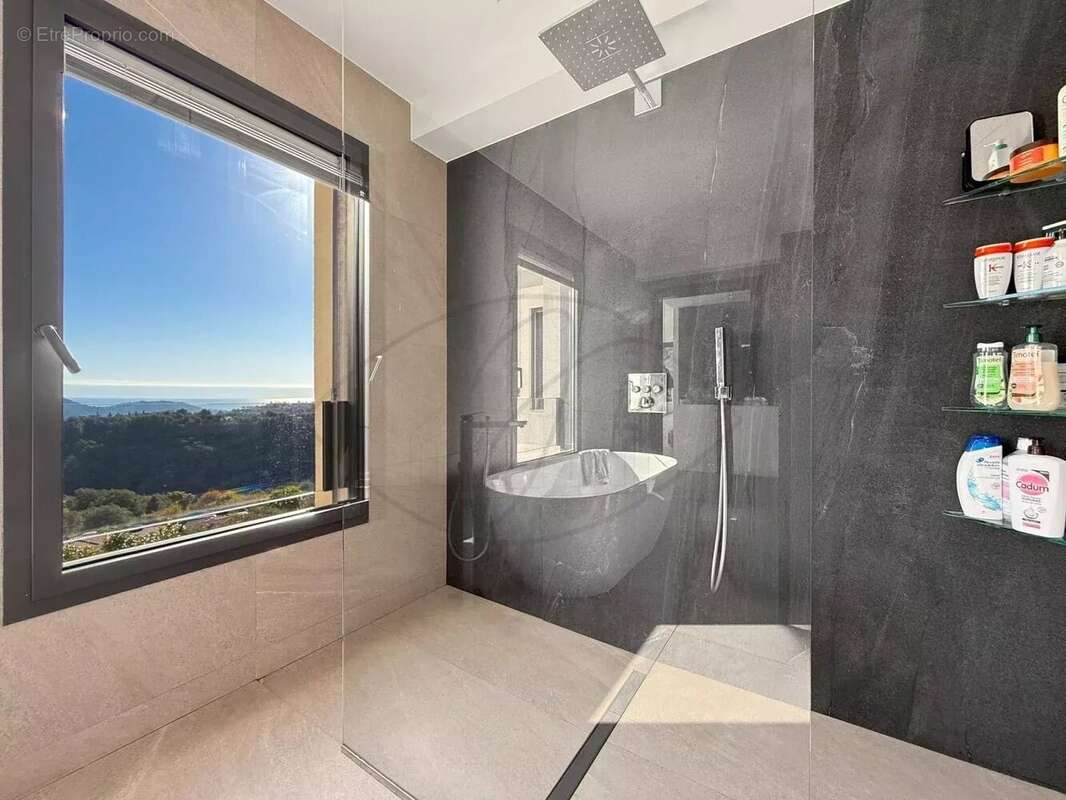 Appartement à FALICON