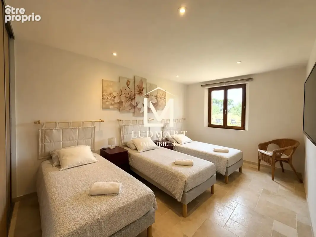 Vidauban   Villa récente de plain-pied avec piscine sur environ 7 500 m2 - photo 30