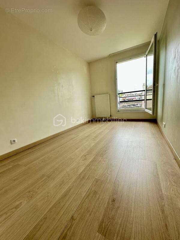 Appartement à MENNECY