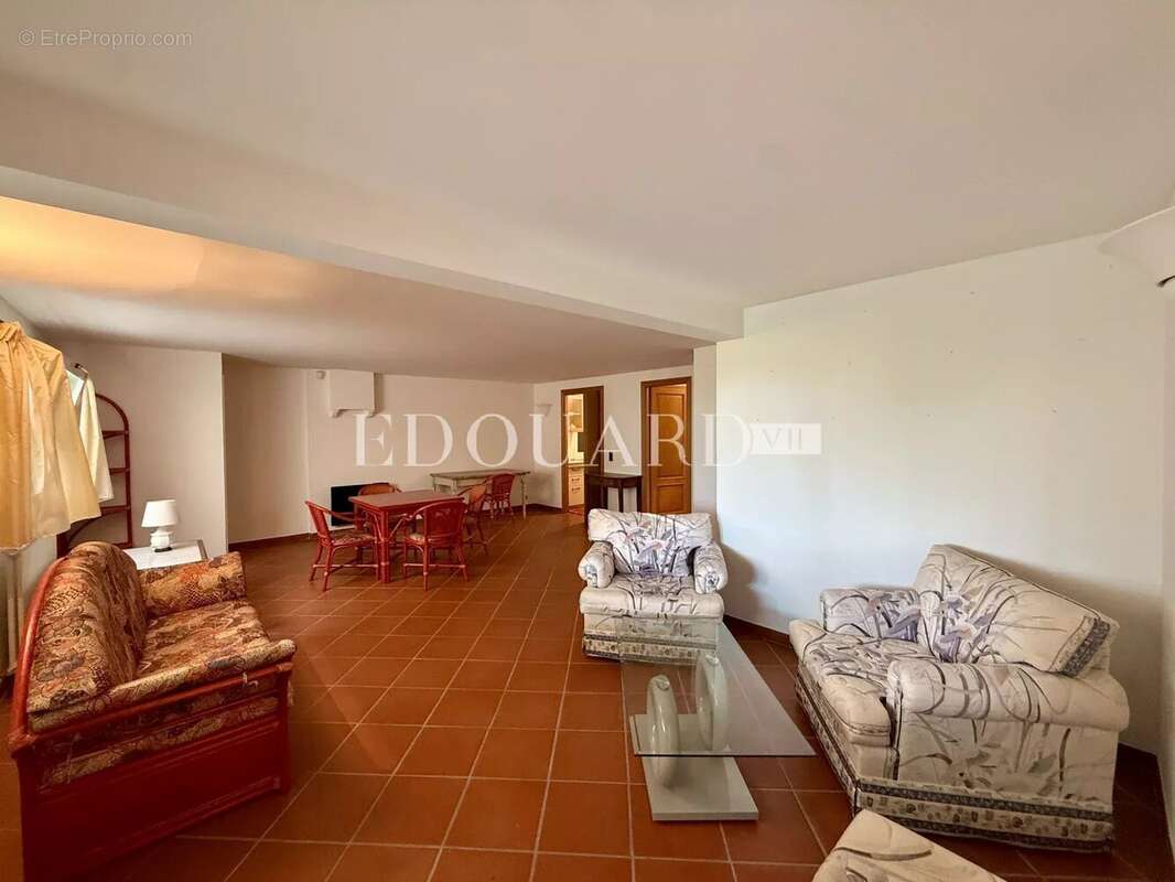 Dans un domaine privé et sécurisé, à vendre villa de prestige avec vue panoramique sur la Principauté de Monaco - photo 27