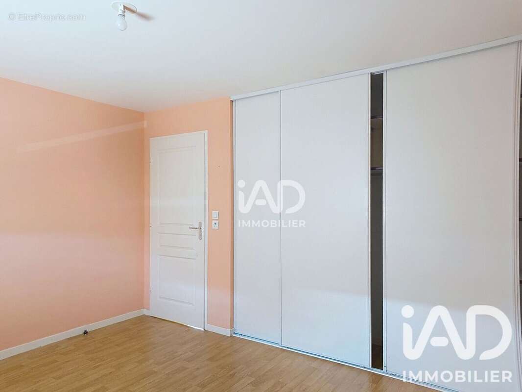 Appartement 66 m² à Templemars  - photo 5
