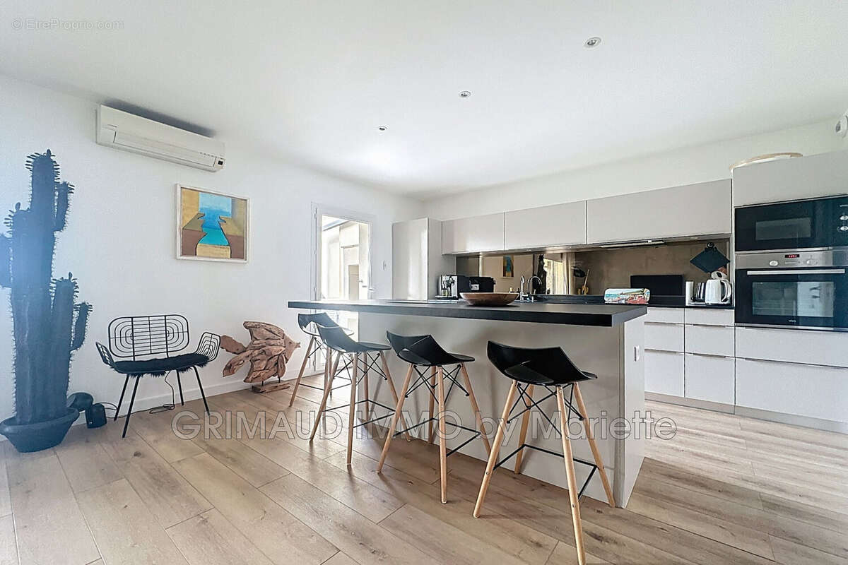 Maison à PLAN-DE-LA-TOUR