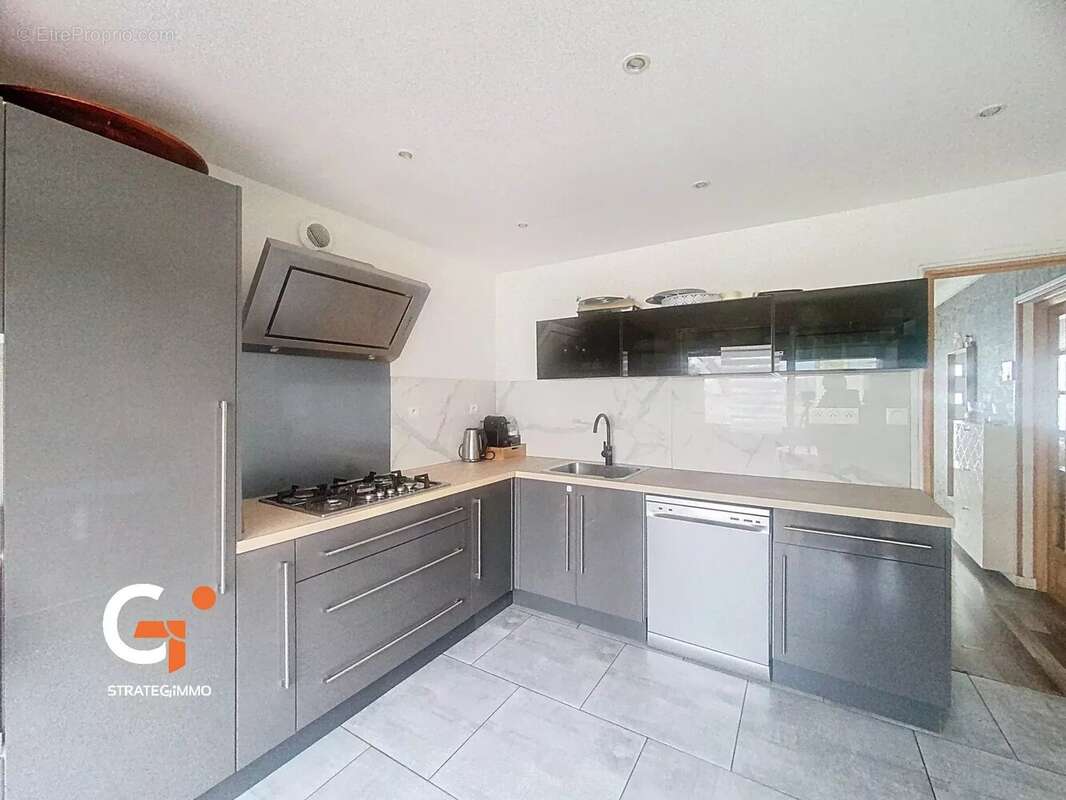 Maison à SAINT-ETIENNE-DU-ROUVRAY