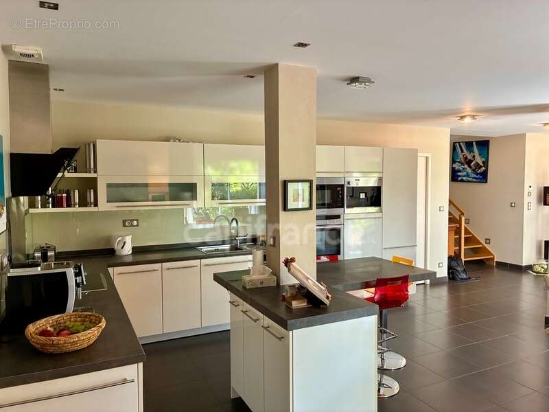 Maison 6 pièces à vendre 6 à SAINT-PIERRE-LA-PALUD - photo 9
