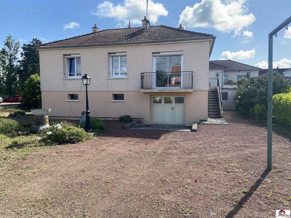 Maison à RIORGES