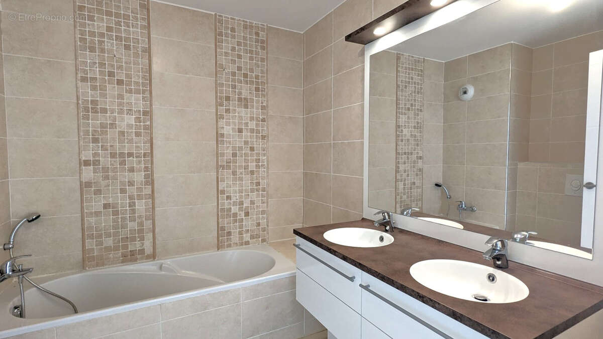 Appartement à CAP-D'AIL