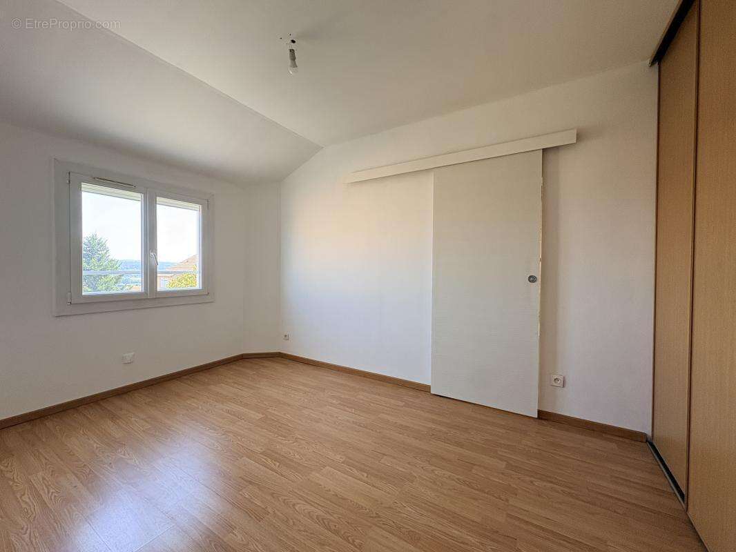 Maison 98 m² à Vaulx-Milieu  - photo 11