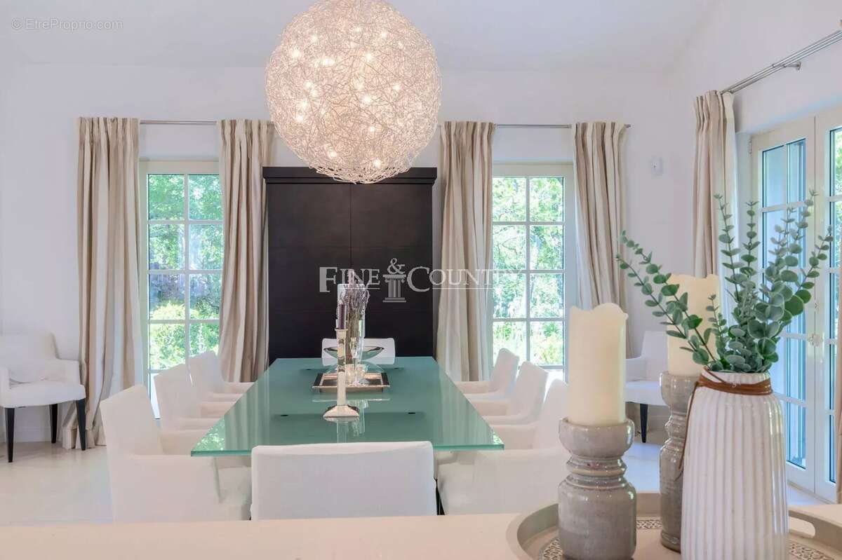 Maison à TOURRETTES