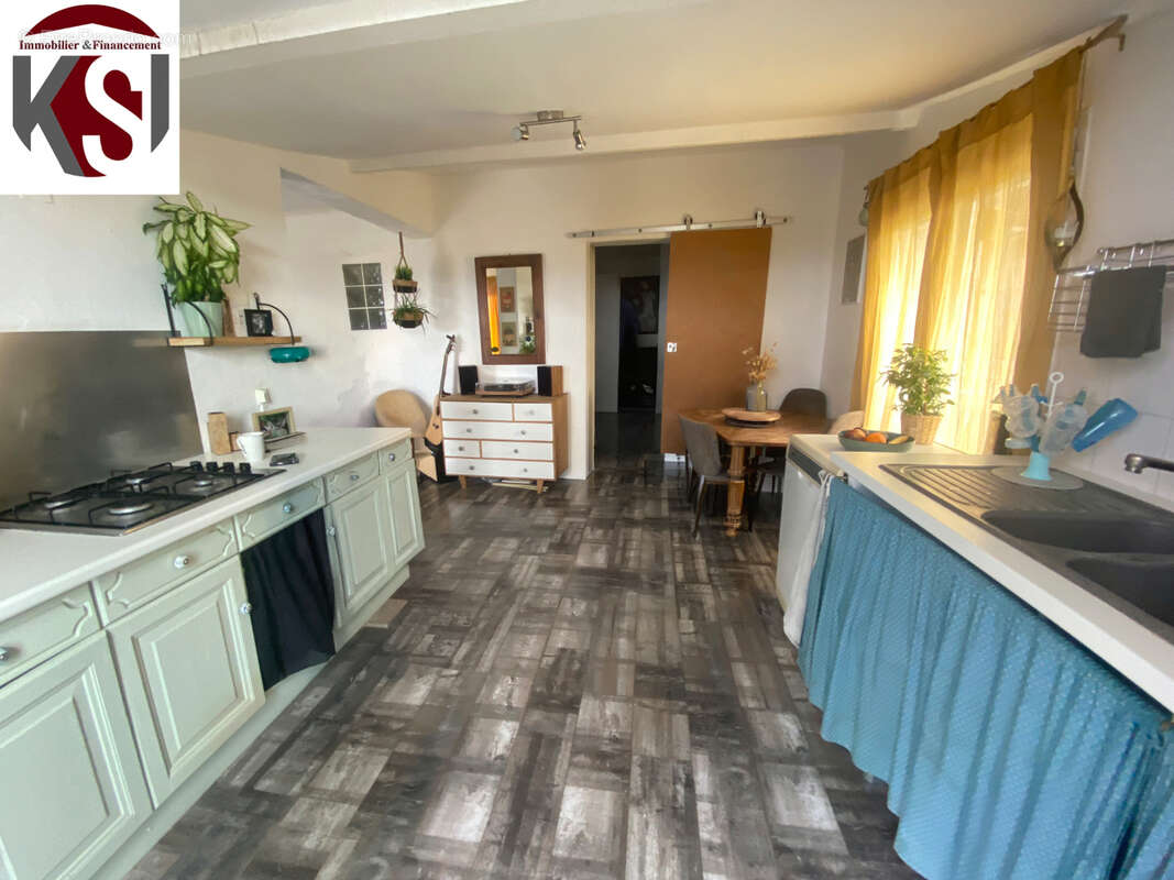 Appartement à SEILLONS-SOURCE-D'ARGENS