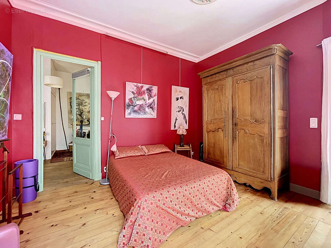 Duplex coeur de Bordeaux  4 pièces, extérieur/stationnement - photo 8