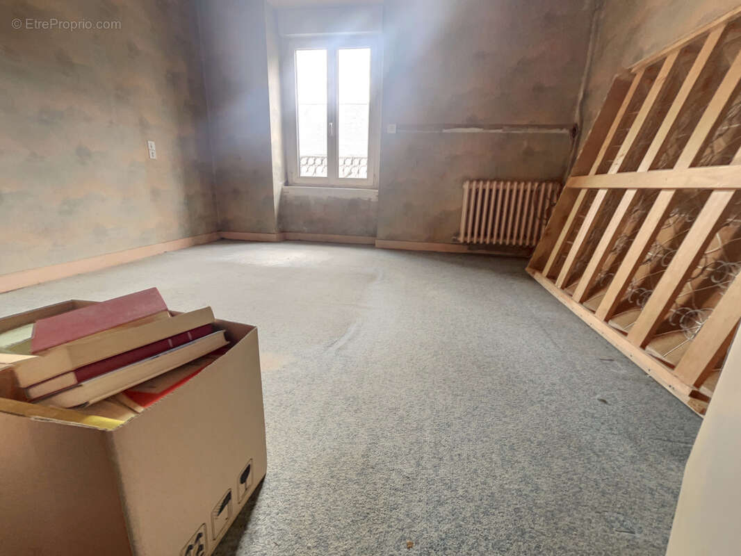 Maison à vendre cœur du bourg de noyal-pontivy ! idéal investisseur - photo 9
