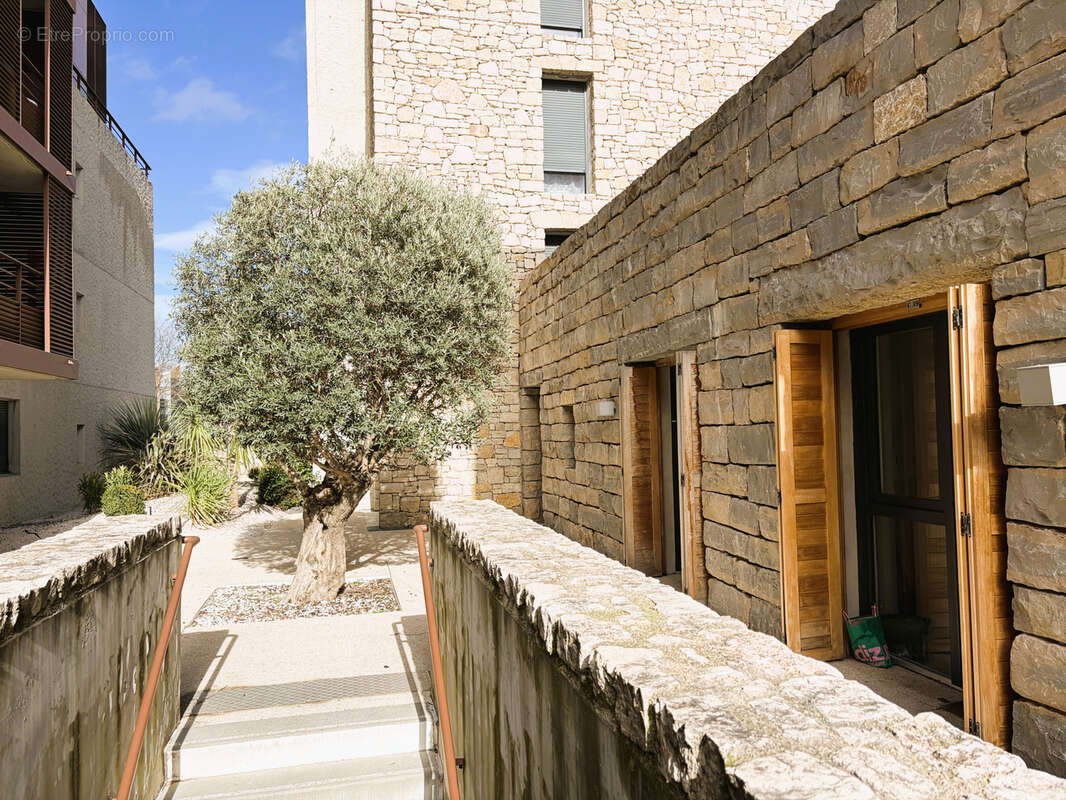 Appartement à SAINT-JEAN-DE-VEDAS