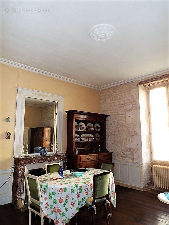 Maison à FONTENAY-LE-COMTE