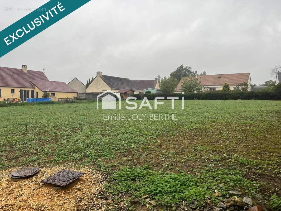 Terrain 998 m² à Auvers-Le-Hamon  - photo 3