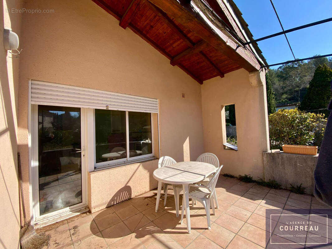 MAISON T5 de 163 M2 avec terrasses, piscine & garage - photo 10