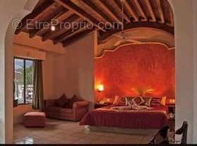 Commerce à MONTHARVILLE