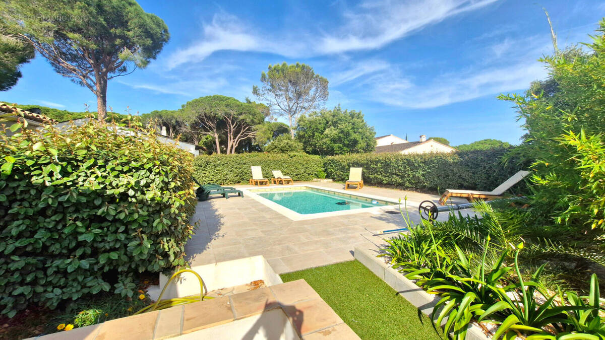 Maison à PUGET-SUR-ARGENS