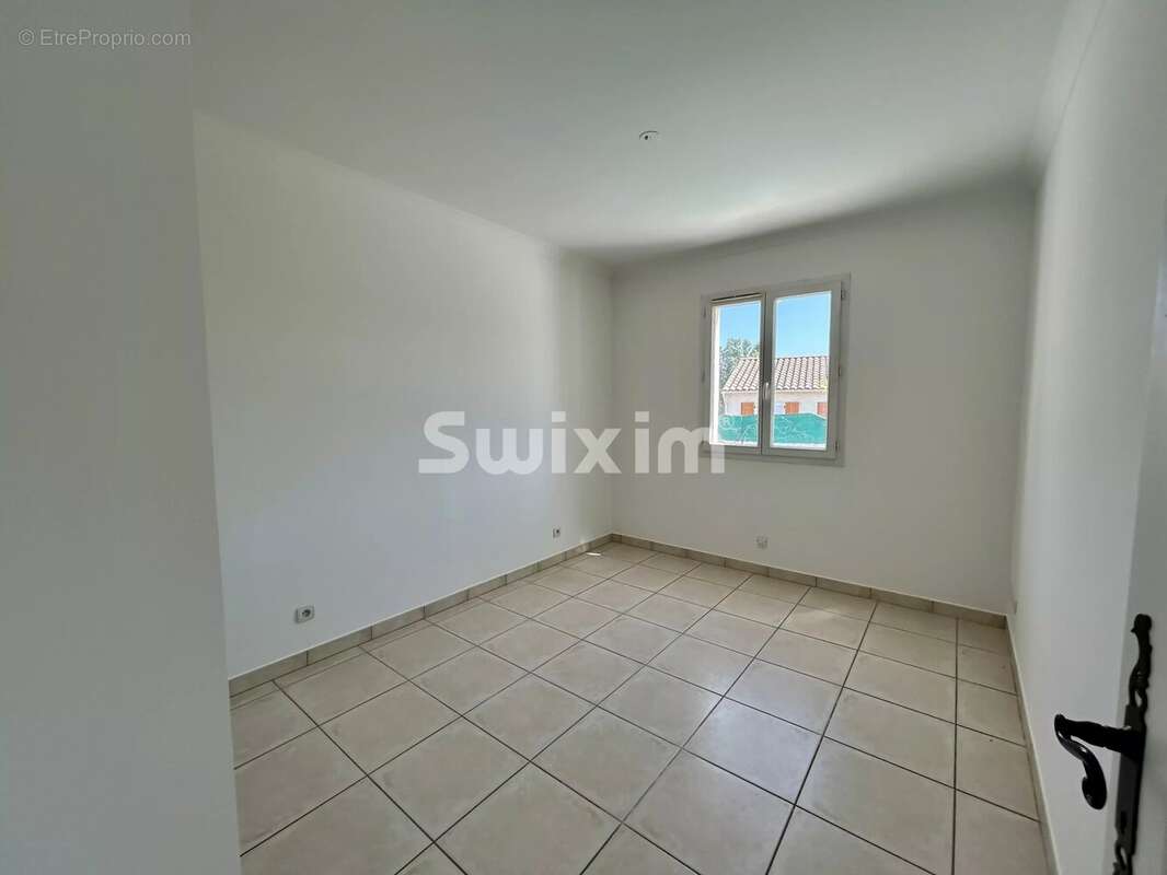Maison à ROQUEBRUNE-SUR-ARGENS