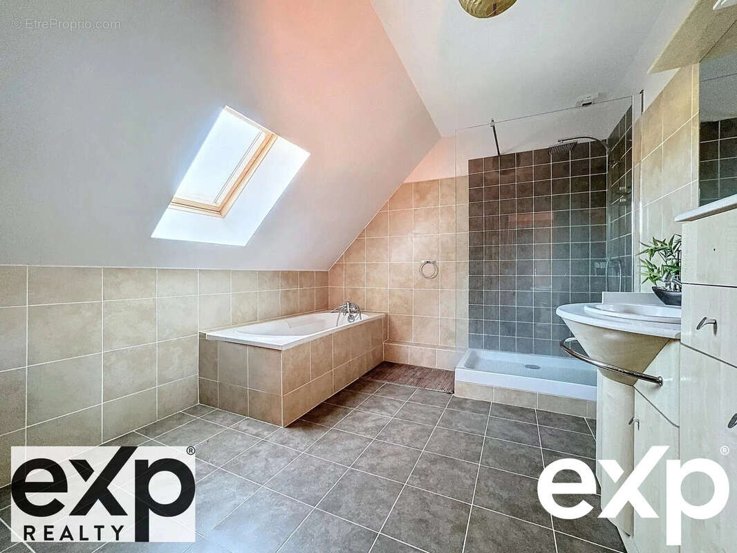 Maison à AMENUCOURT