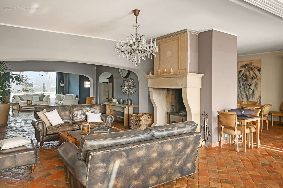 Maison à LA CADIERE-D'AZUR