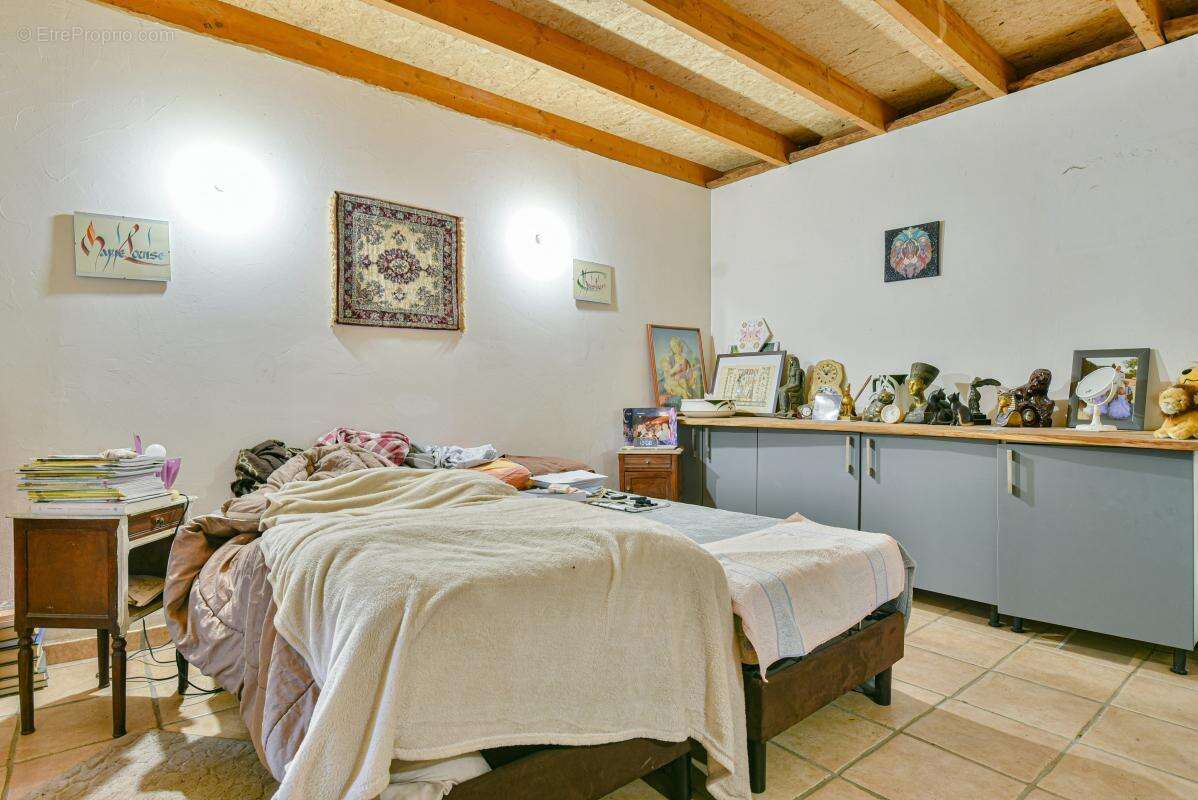 Maison 220 m² à Champagnac-La-Riviere  - photo 7