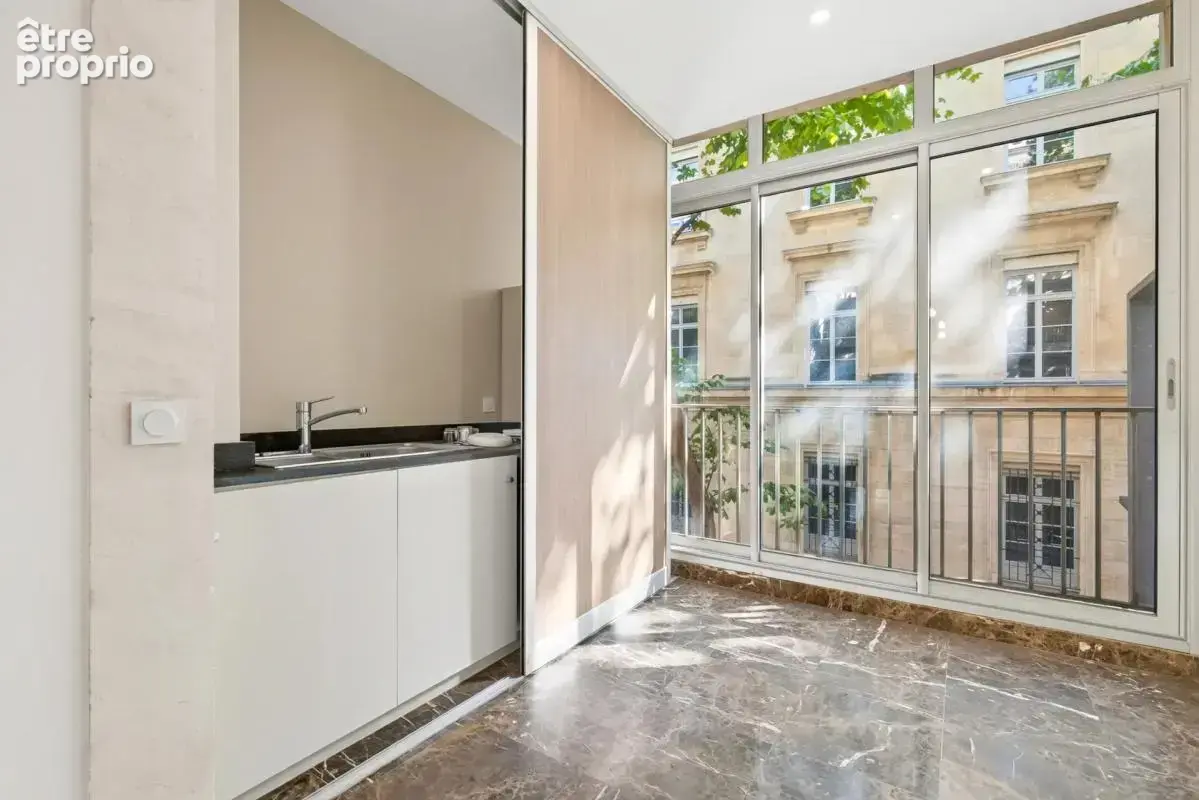 Appartement ensemble de bureaux 6 pièces de 152 m² à Avignon - photo 11