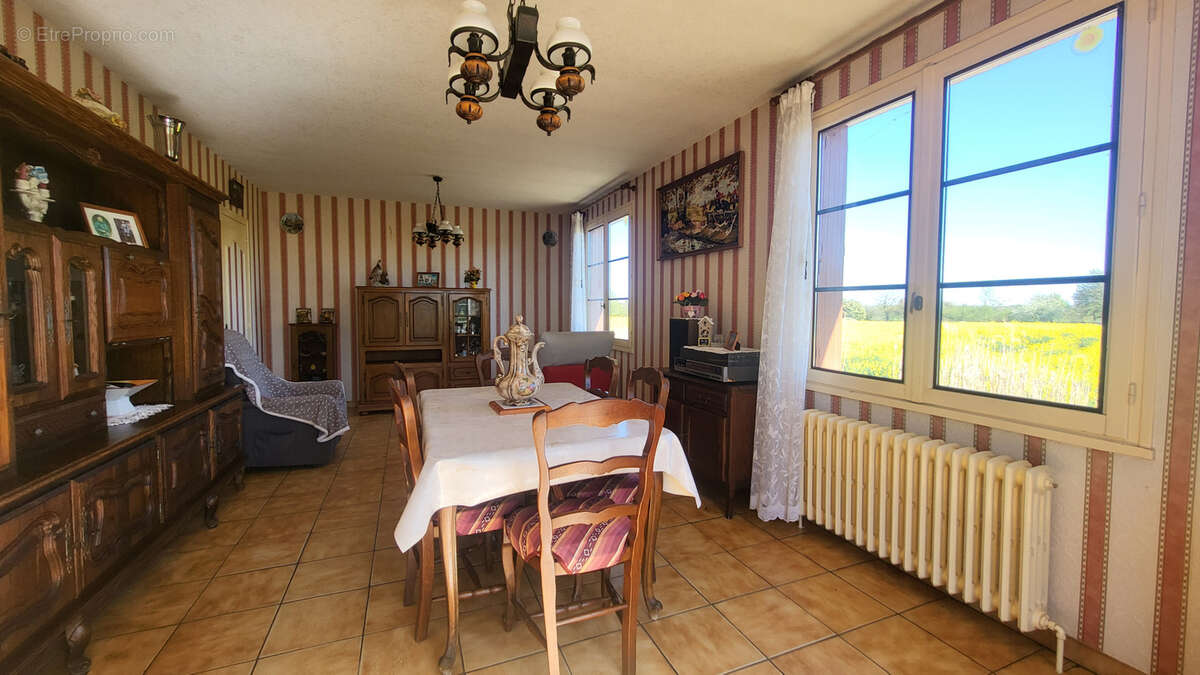 Maison à BAZOCHES-LES-BRAY