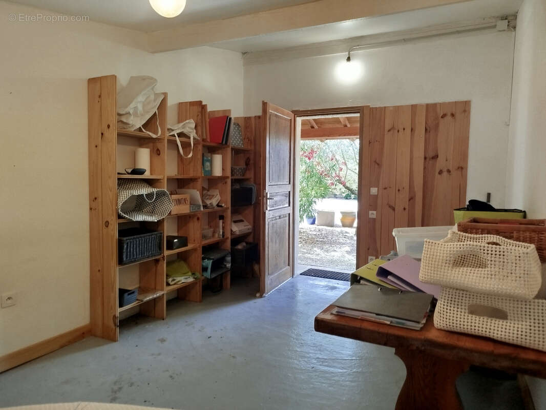 Belle maison familiale de 159 m2 avec piscine sur une parcelle arborée de 2 363 m2 - photo 29