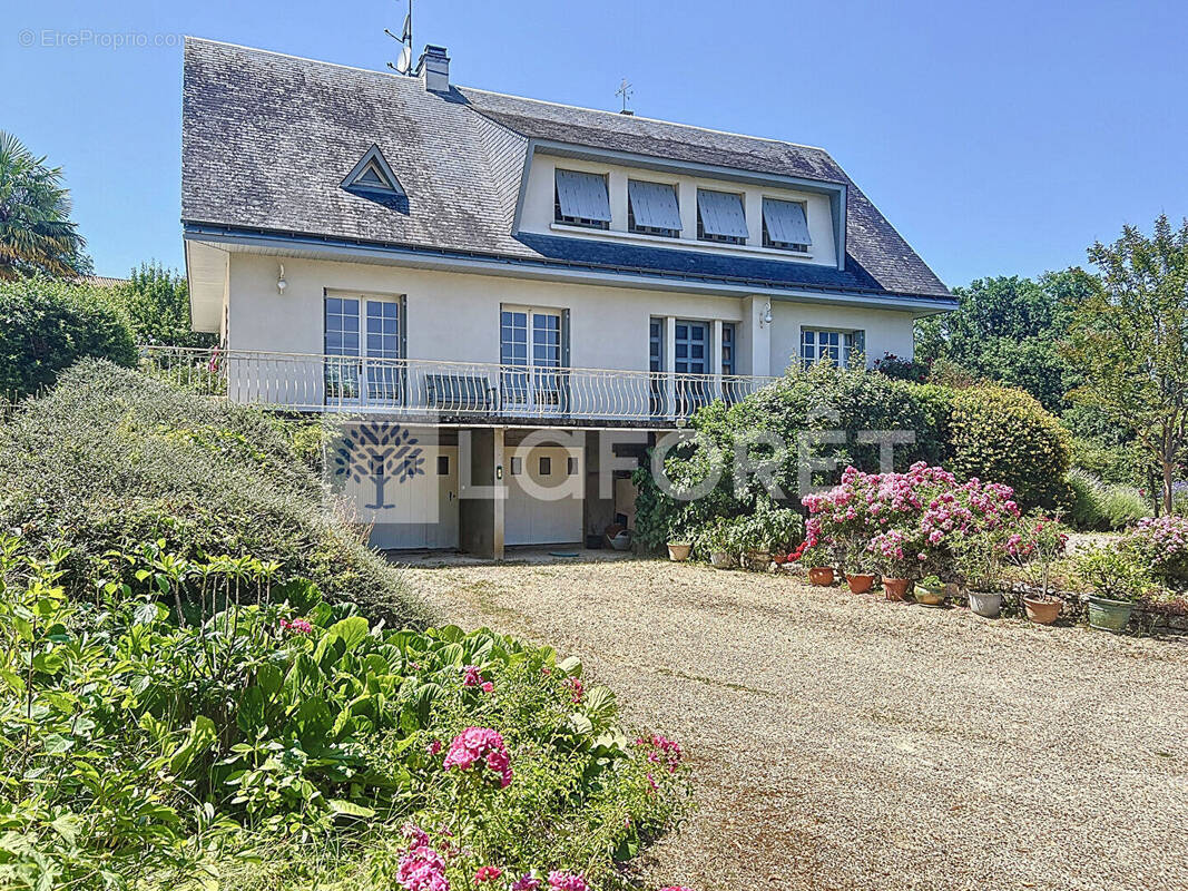 Maison à SAINT-LOUP-LAMAIRE