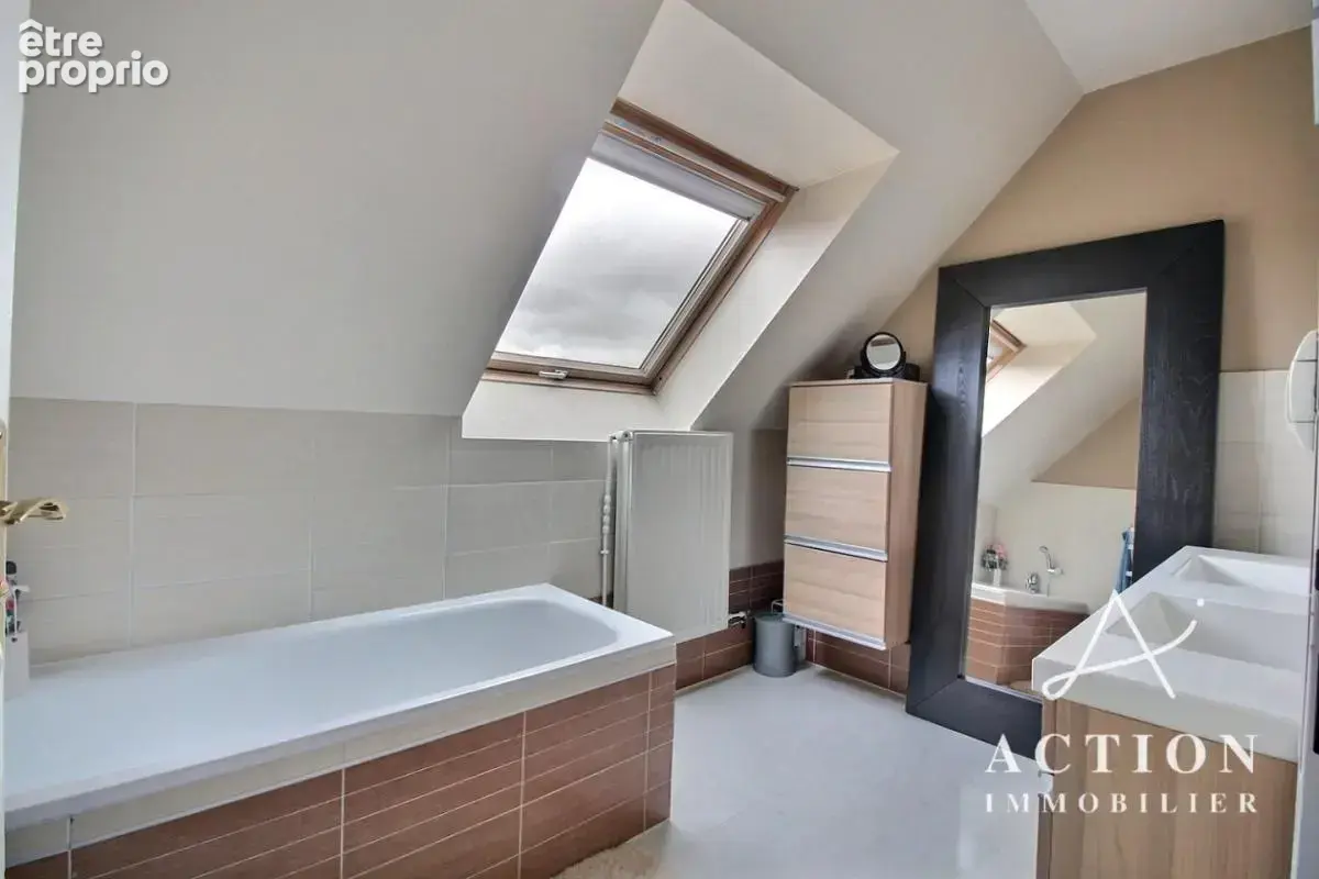 Wattrelos - maison individuelle - jardin -  4 chambres - 2 salle de bain - garage et parking 6 places - photo 6