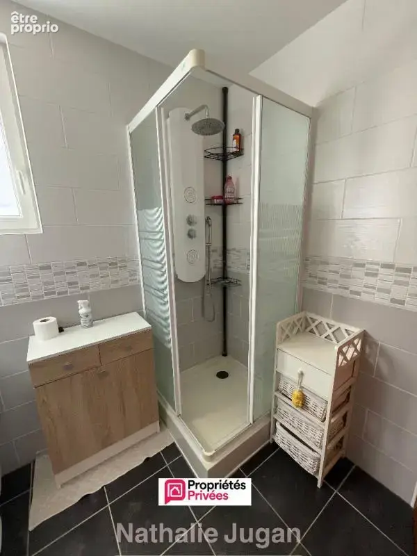 A vendre Maison atypique - Six Fours Les Plages 6P de 156.35 m2 avec garage et piscine - photo 13