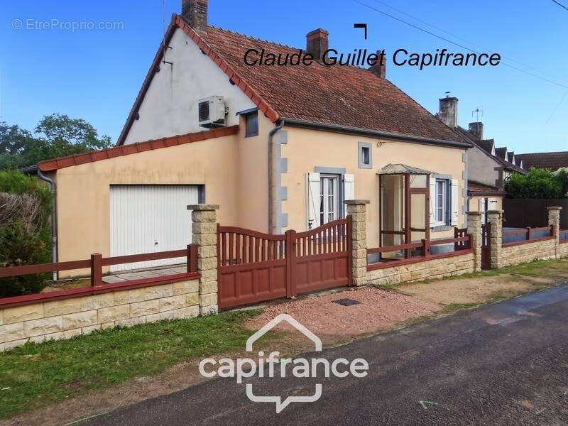 Maison à COMMENTRY