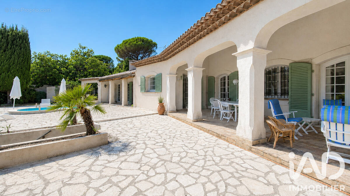 Photo 1 - Maison à PLAN-DE-LA-TOUR