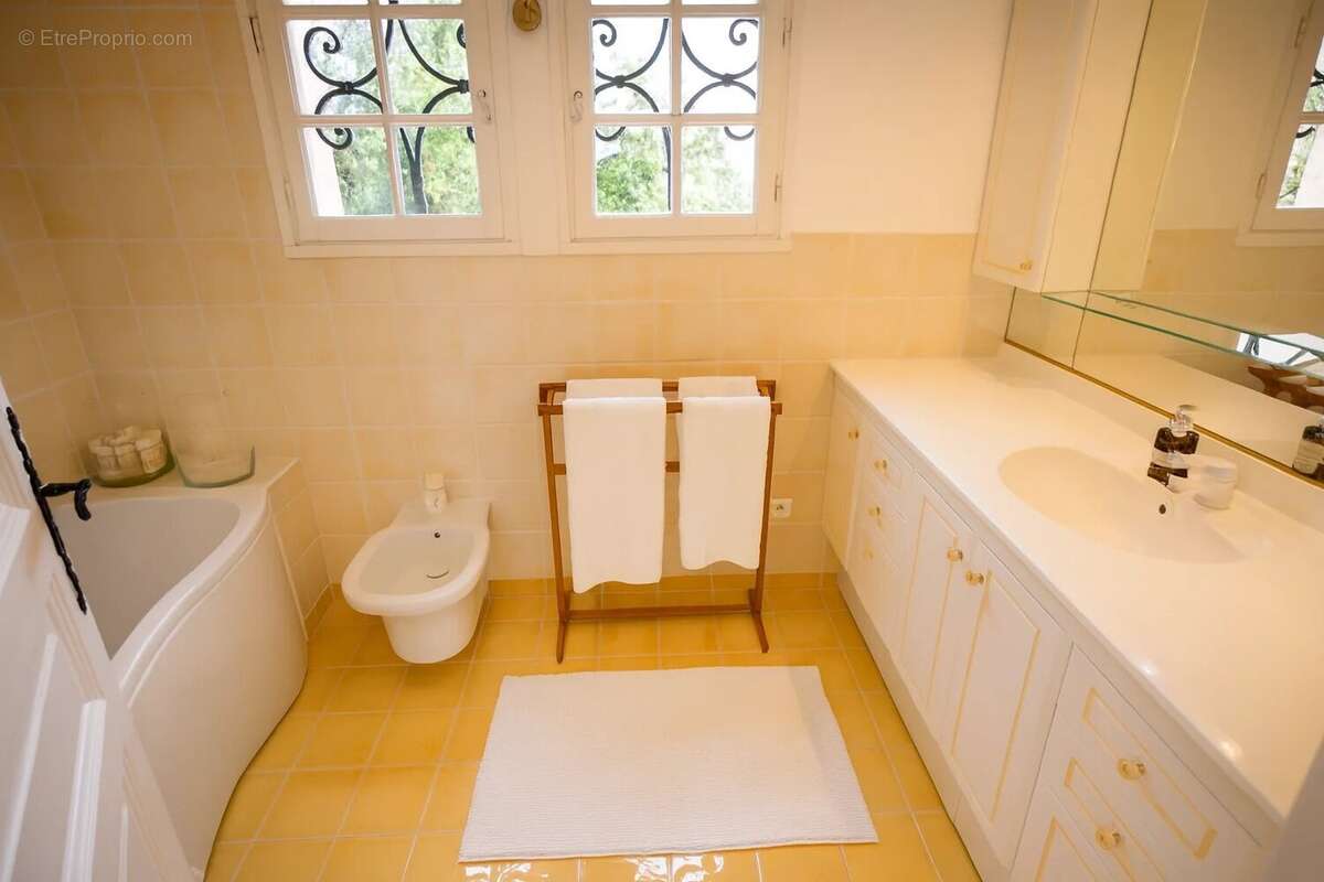 Maison à MANDELIEU-LA-NAPOULE