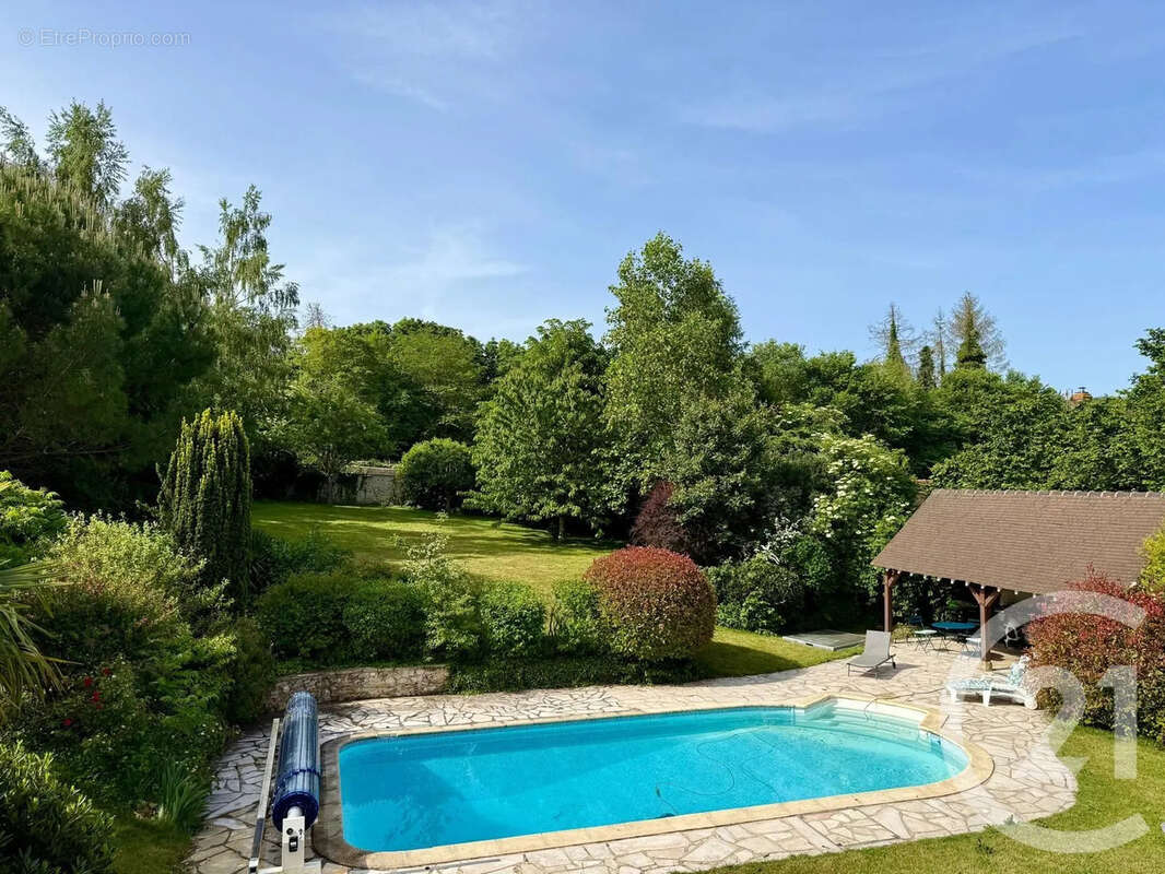 Maison 195 m² à Gilles  - photo 3