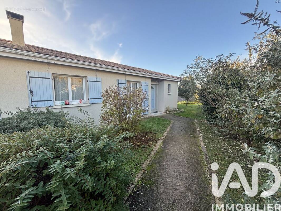 Photo 1 - Maison à SAINT-DENIS-DE-PILE